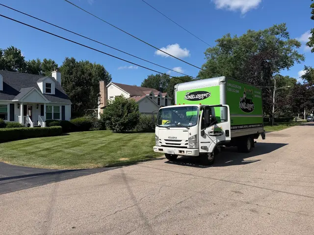 The Junkluggers of Chicago NW Suburbs — photo from the business 7