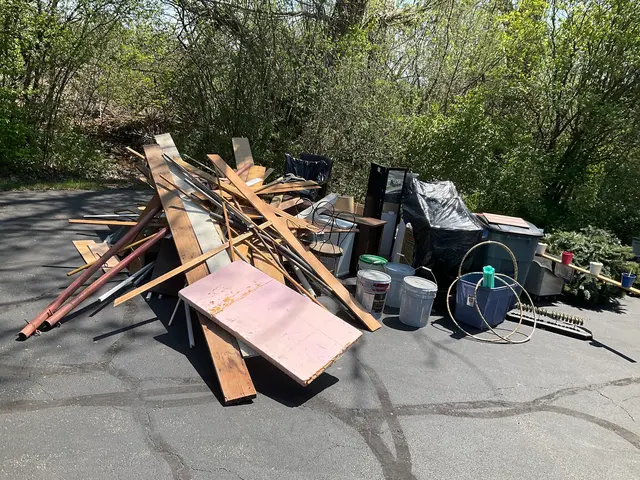 The Junkluggers of Chicago NW Suburbs — photo from the business 9