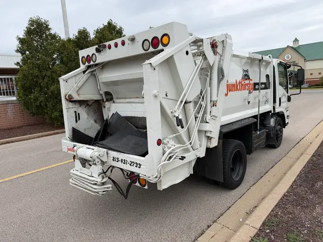 Junk Thirsty — photo from the business 6